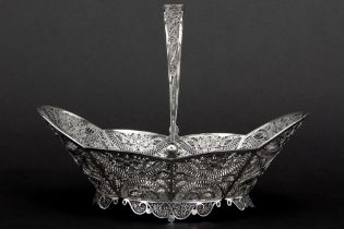 rare antique Dutch filigree basket in marked silver || Zeldzaam antiek Nederlands filigranenmandje