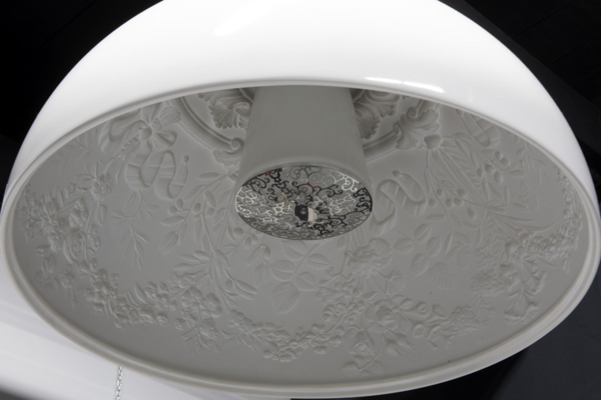 Marcel Wanders design "Skygarden" chandelier with porcelain bowl made by Flos - marked and with - Image 2 of 3