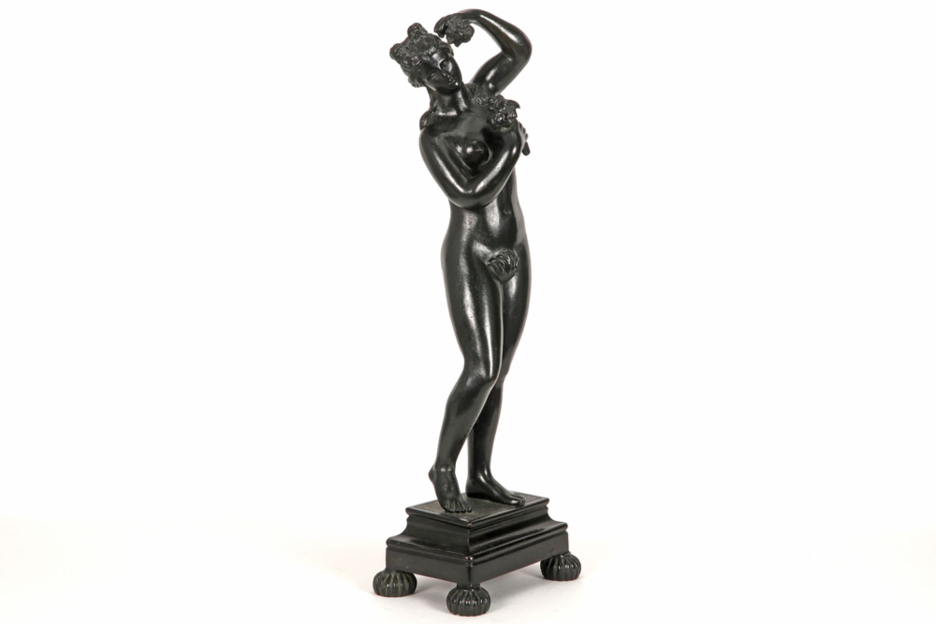 antique "Grand Tour" sculpture in bronze with an Ancient Rome style depiction of a bathing - Image 2 of 4