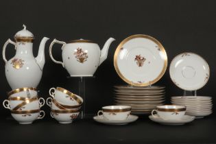 Royal Copenhagen marked porcelain coffee and dessert set (35 pcs) || 35-delig koffie- en