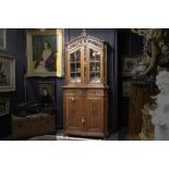 18th Cent. neoclassical display cabinet from Liège in oak with typical finely carved