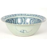 quite big antique Chinese basin in porcelain with a floral blue-white decor || Vrij groot antiek