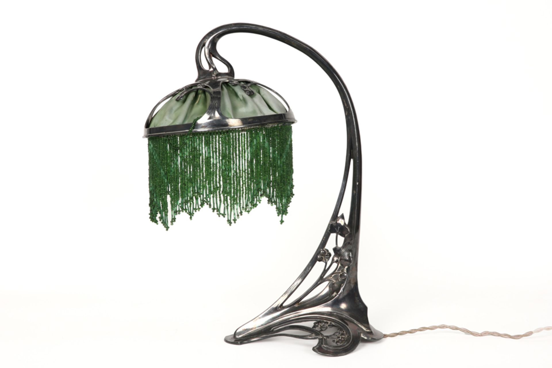 quite rare WMF marked Art Nouveau desk lamp with typical ornamentation || WMF vrij zeldzame Art - Image 2 of 3