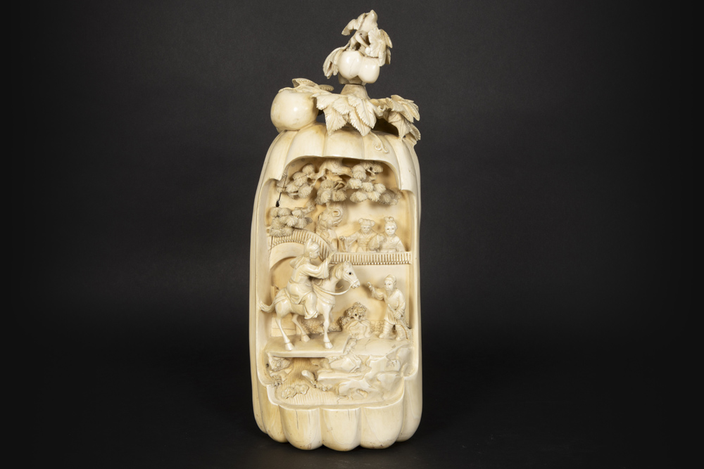 19th Cent. Chinese Qing period sculpture ivory with a nice patina and in the shape of a pumpkin, - Image 5 of 10