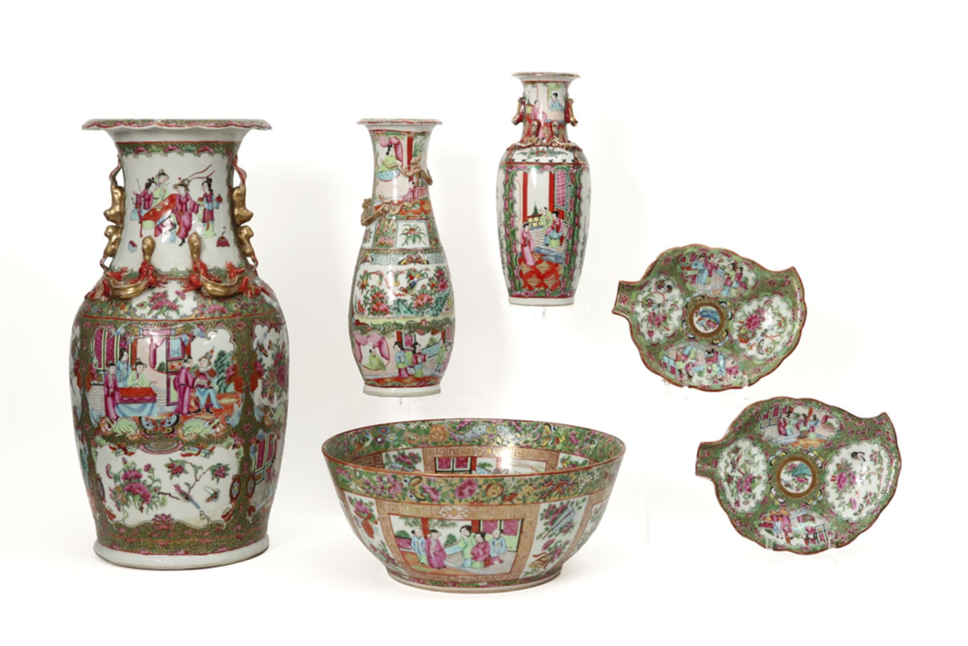 seven pieces of 19th Cent. Chinese porcelain with Cantonese decor : two vases, a bowl and two