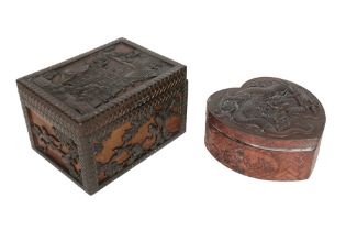 two marked Chinese lidded metal boxes || Lot van twee gemerkte Chinese dozen in metaal, waarvan