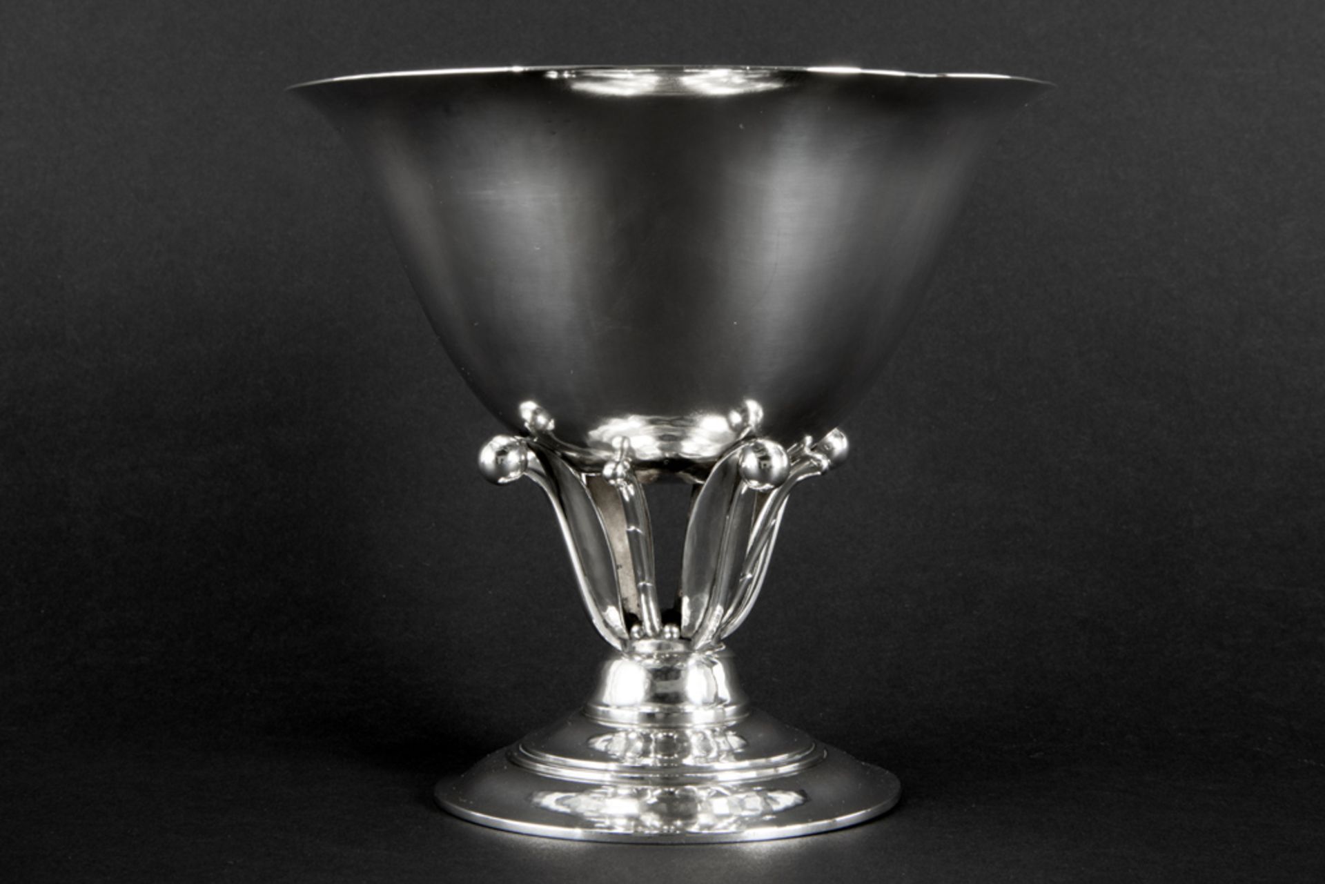 Johan Rohde monogrammed 17B design bowl in Georg Jensen marked silver || JOHAN ROHDE (1856 - 1935) - Bild 2 aus 4