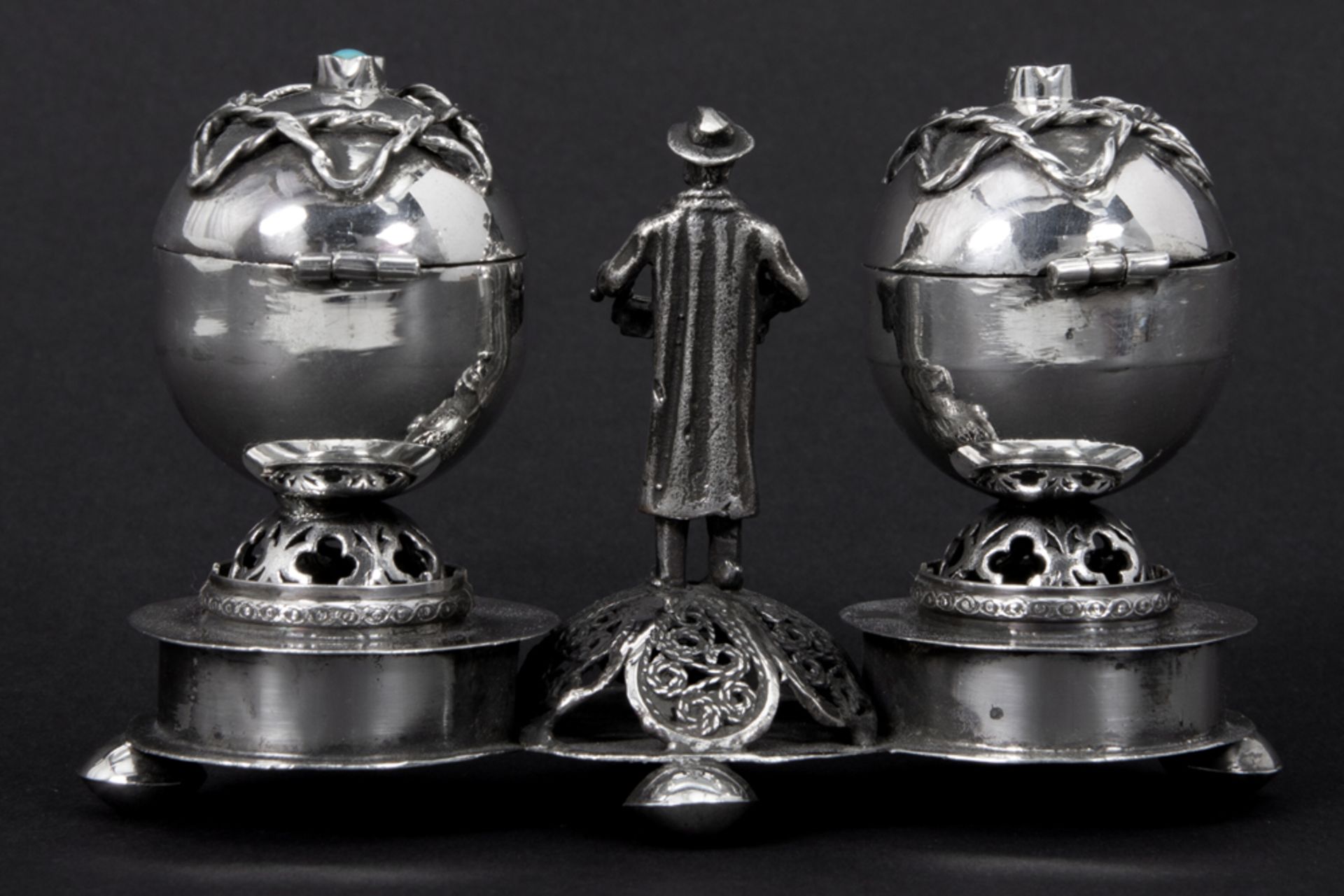 antique Polish salt cellar with two ovoid containers and a standing male figure - in "Warshau 84" - Bild 3 aus 6