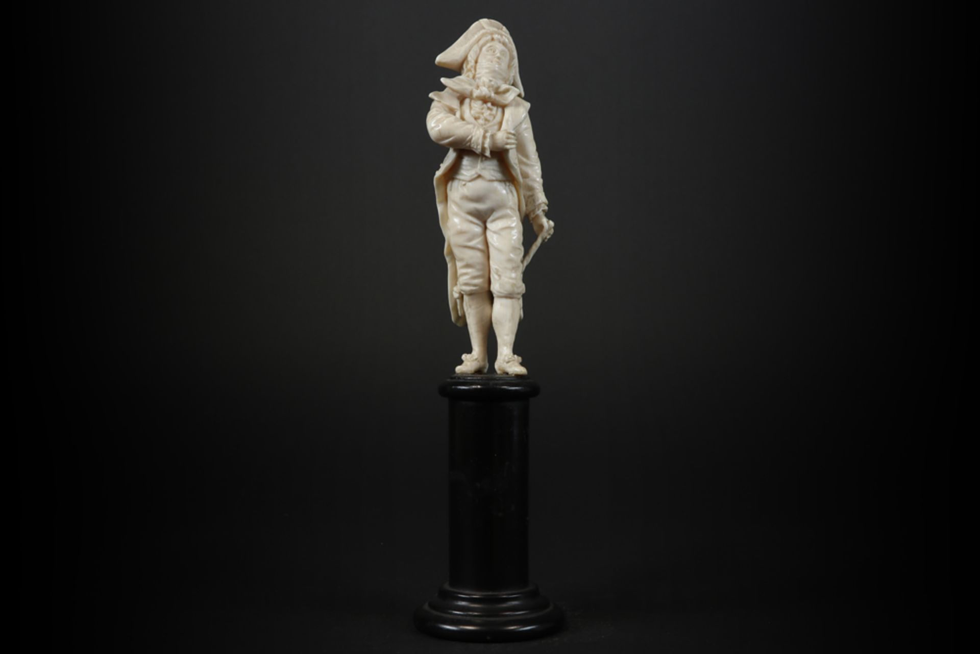 19th Cent. French sculpture in ivory, probably made in Dieppe - with European CITES certificate ||