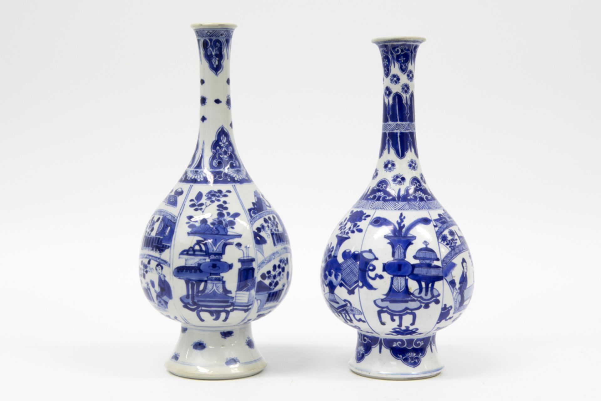 two 17th/18th Cent. Chinese Kang Hsi period vases in porcelain with finely executed blue-white