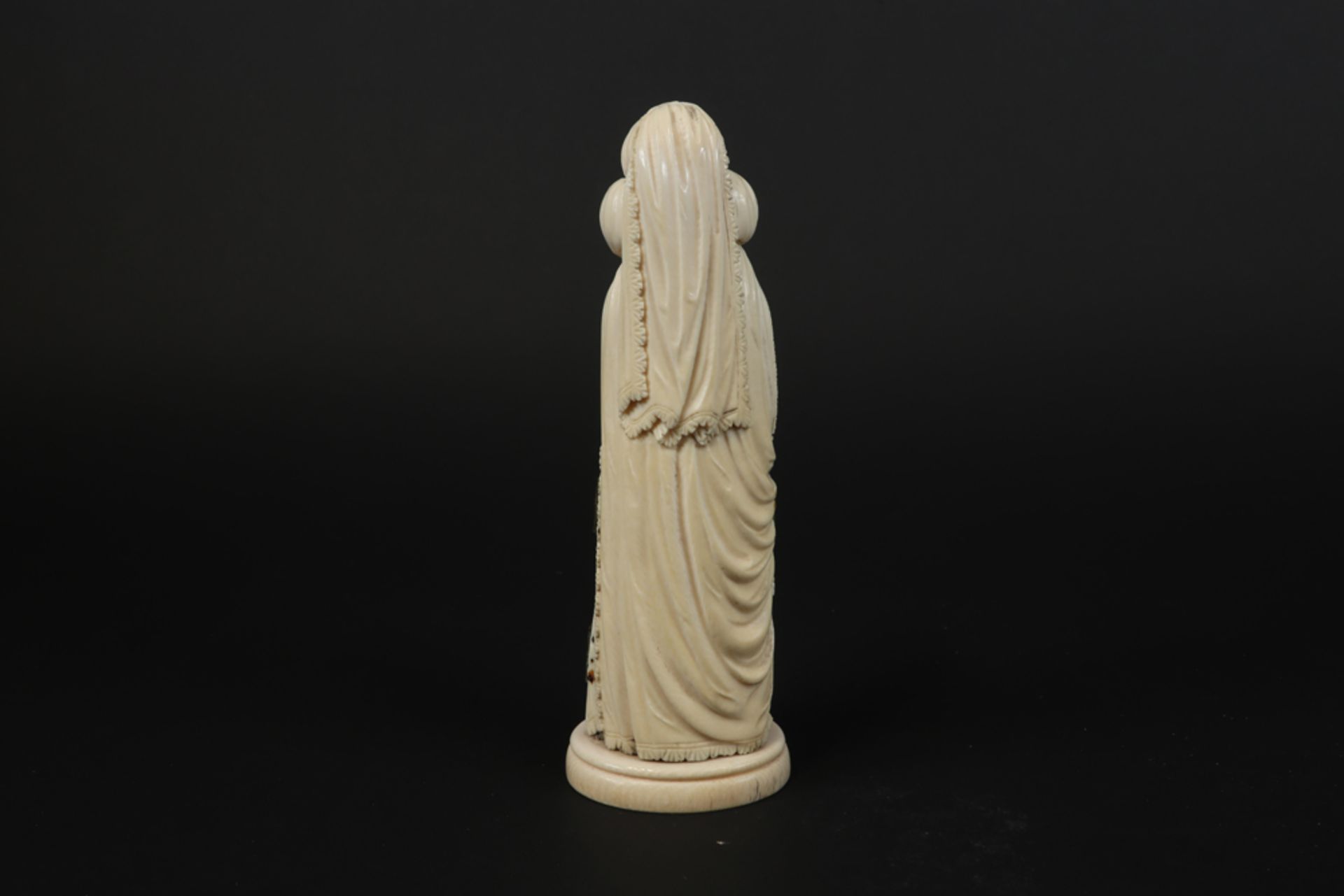 19th Cent European, presumably German, sculpture in ivory depicting Mary Stuart (queen of Scots) , - Image 4 of 8