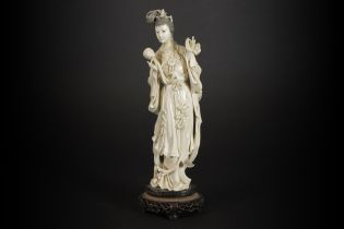 'antique' Chinese Beijing "Court Lady" sculpture in ivory - with European CITES certificate || '