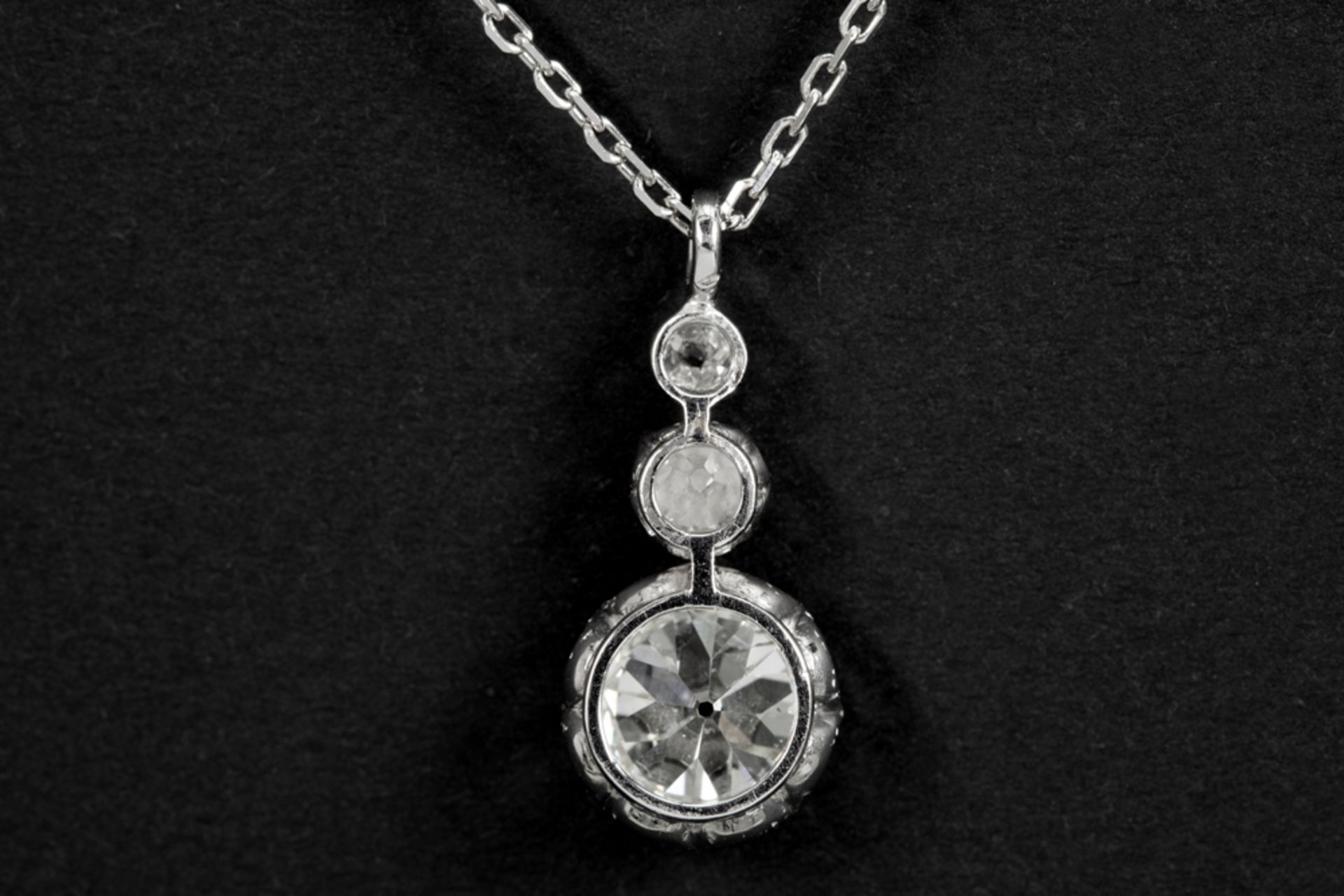 'antique' pendant in platinum with a quite big 2,38 carat quality old brilliant cut diamond and - Bild 2 aus 2