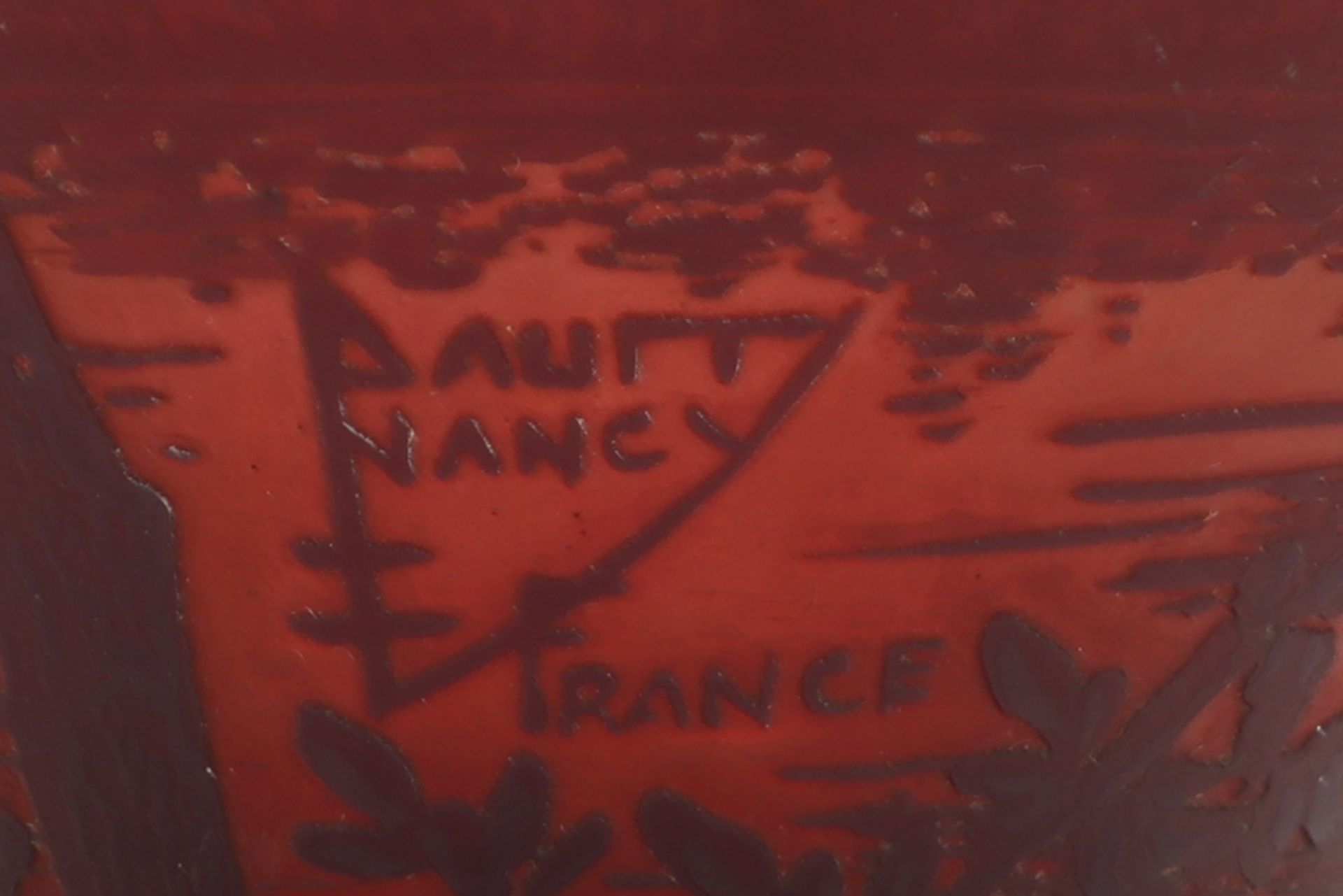 Daum Nancy France marked vase in pâte de verre with a landscape decor in brownish colors || DAUM - Image 4 of 4
