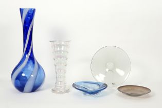 various lot of 20th Cent. design glass with dishes, a vase and a bowl marked Venini || Lot (5)