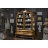 antique Dutch Louis XV style cabinet in burr of walnut and walnut || Antiek Hollands kabinet in