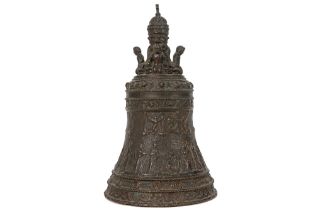 antique bronze table bell after a 16th Cent. model || Antieke bronzen tafelbel naar een zestiende