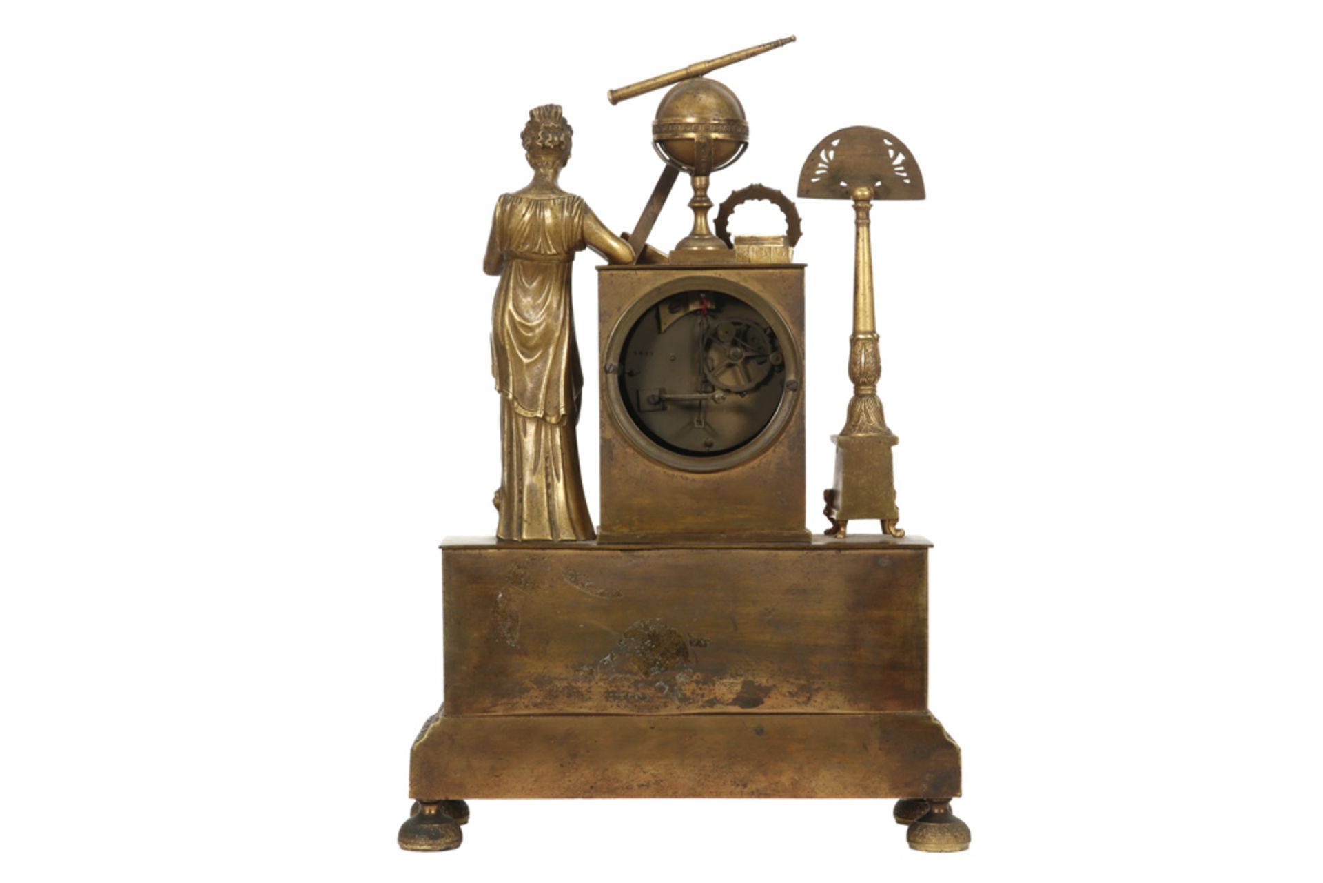 early 19th Cent. Empire style clock with its case in gilded bronze with a lady with all kinds of - Image 4 of 4