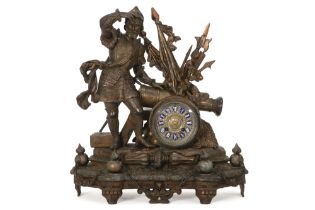 antique clock || Antieke klok met kast