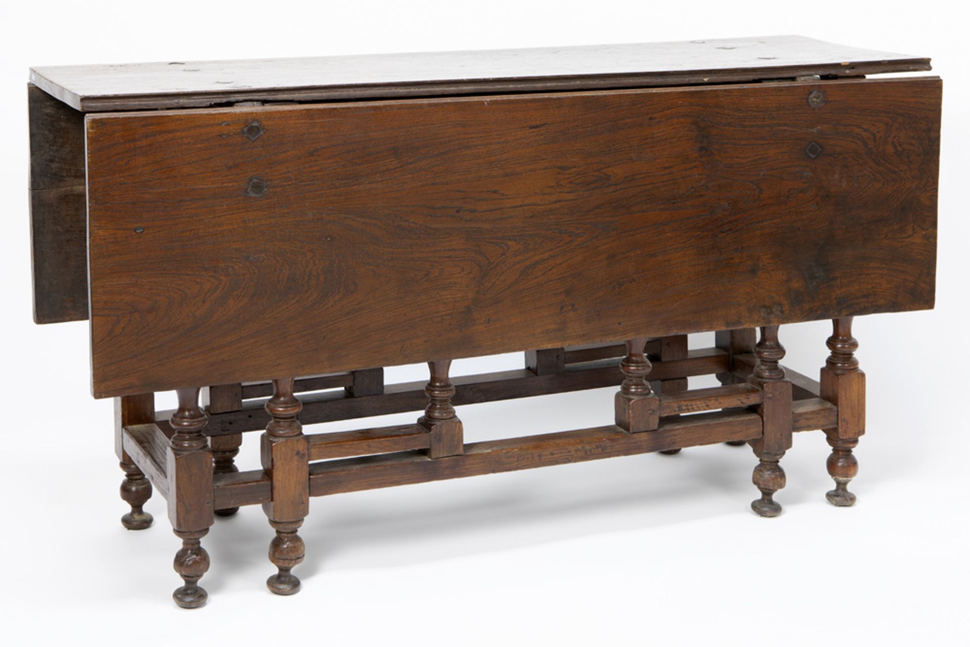 18th Cent. folding table in oak with folding base and rectangular top || Achttiende eeuwse klaptafel