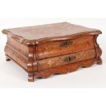 18th Cent. Dutch Louis XV style documents box in marquetry || Achttiende eeuws Hollands Lodewijk XV-
