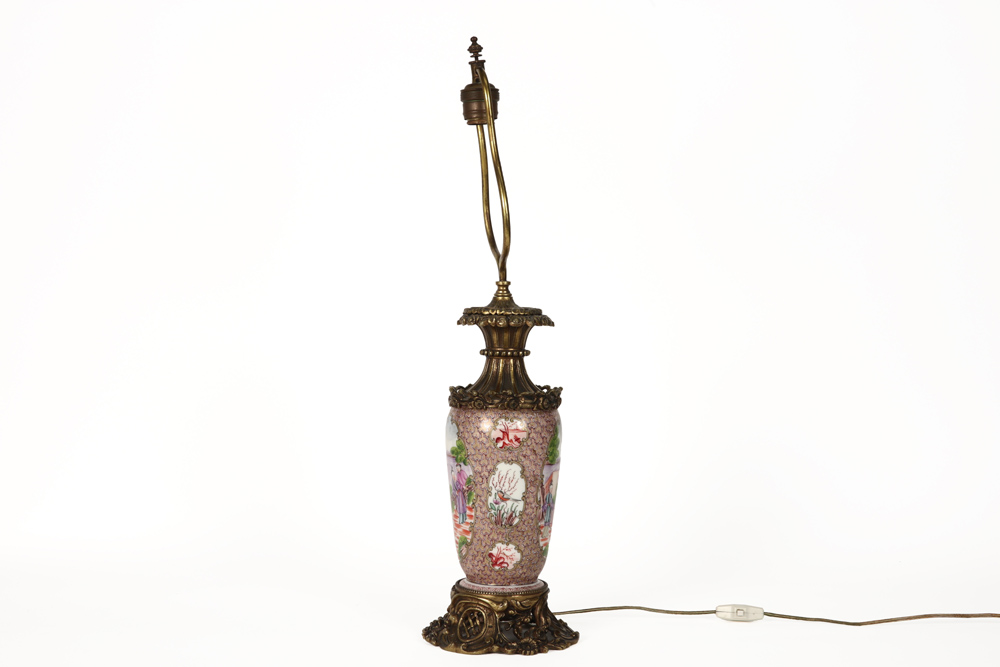 lamp with a Samson porcelain and bronze base || Lamp met voet in Samson-porselein en gedoreerde - Image 3 of 3