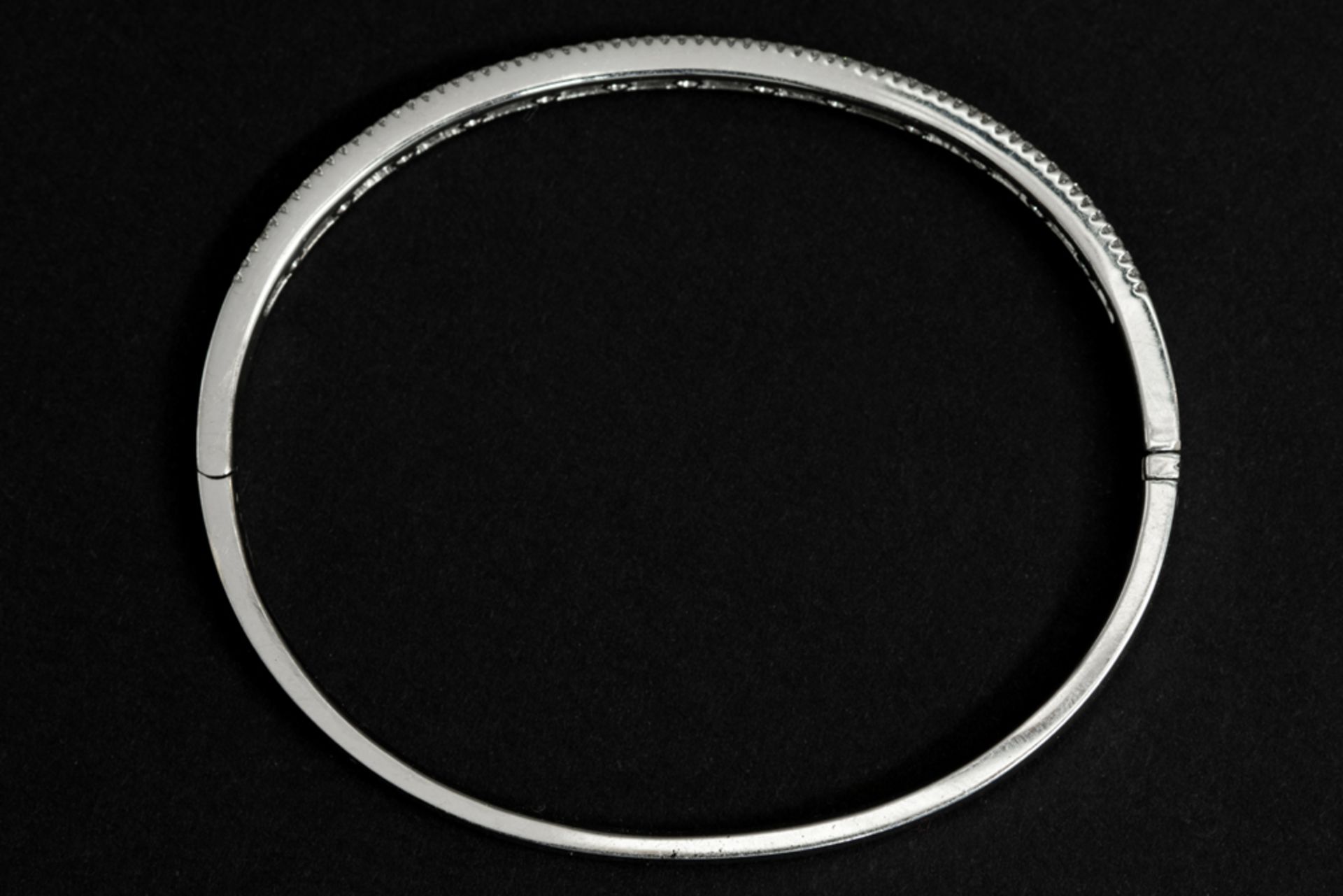 bracelet in white gold (18 carat) with ca 2,20 carat of high quality brilliant cut diamonds || - Bild 2 aus 2