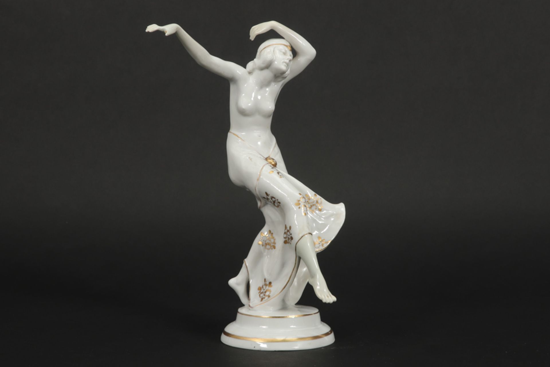 Katzhutte marked Art Deco figure in porcelain || KATZHUTTE Art Deco-bibelot in porselein : "