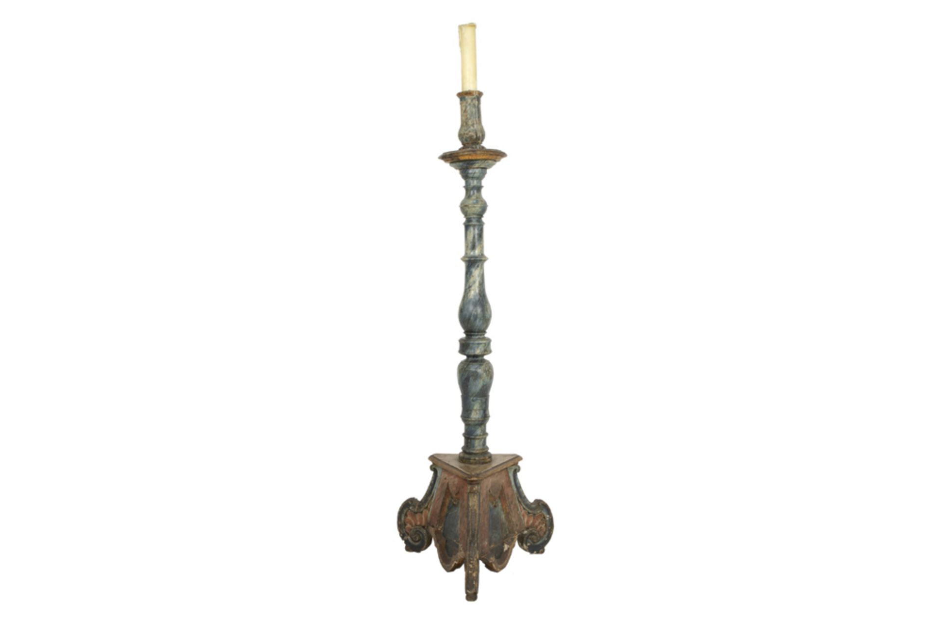 quite big 19th Cent. Italian candlestick in polychromed wood || Vrij grote negentiende eeuwse
