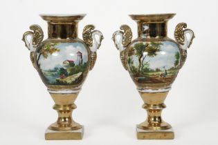 pair of antique Empire style vases in painted porcelain from Paris || Paar antieke Empire-vazen in