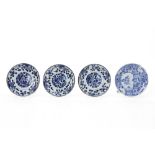 four small antique Cent. Chinese plates in porcelain with blue-white decors || Vier antieke