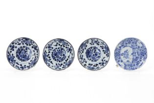 four small antique Cent. Chinese plates in porcelain with blue-white decors || Vier antieke