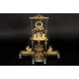 nice antique Empire style ink-stand in cut glass and partially gilded bronze || Mooi antiek Empire-