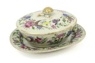 18th Cent. Chinese set of an oval tureen with its lid and dish in porcelain with a 'Famille Rose'