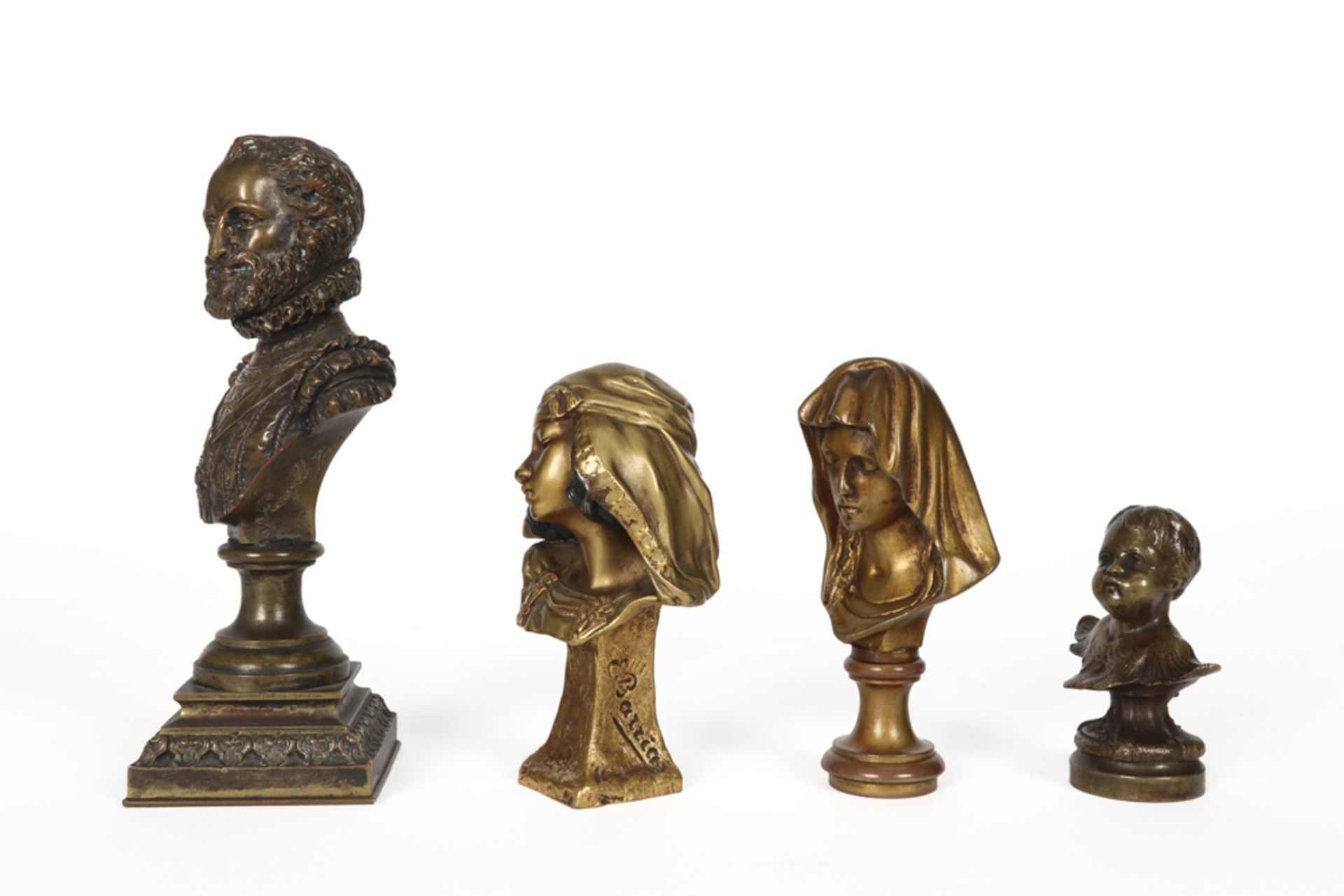 four small antique bronze sculptures of which three are stamps || Lot van vier antieke - Image 2 of 6