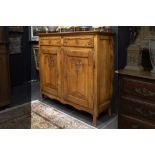 18th Cent. sideboard/dressoir from Namur in oak with typically sculpted ornamentation ||
