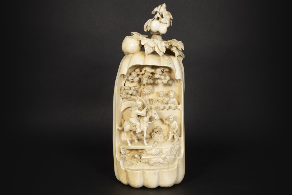 19th Cent. Chinese Qing period sculpture ivory with a nice patina and in the shape of a pumpkin, - Image 6 of 10