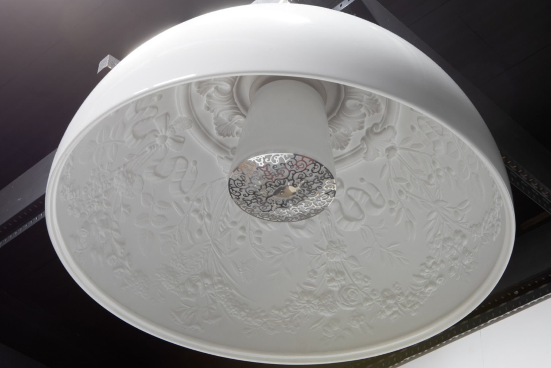 Marcel Wanders design "Skygarden" chandelier with porcelain bowl made by Flos - marked and with - Image 3 of 3