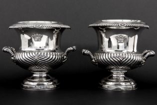 pair of antique Sheffield EP wine coolers, each with an engraved heraldic crown || Paar antieke