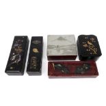 five small antique Japanese lacquerware boxes || Lot van vijf antieke Japanse doosjes in lakwerk