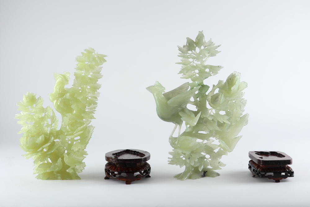 two Chinese jade "Bird" sculptures || Twee Chinese sculpturen in jade : "Vogels" - hoogtes : 27,5 en - Image 3 of 3