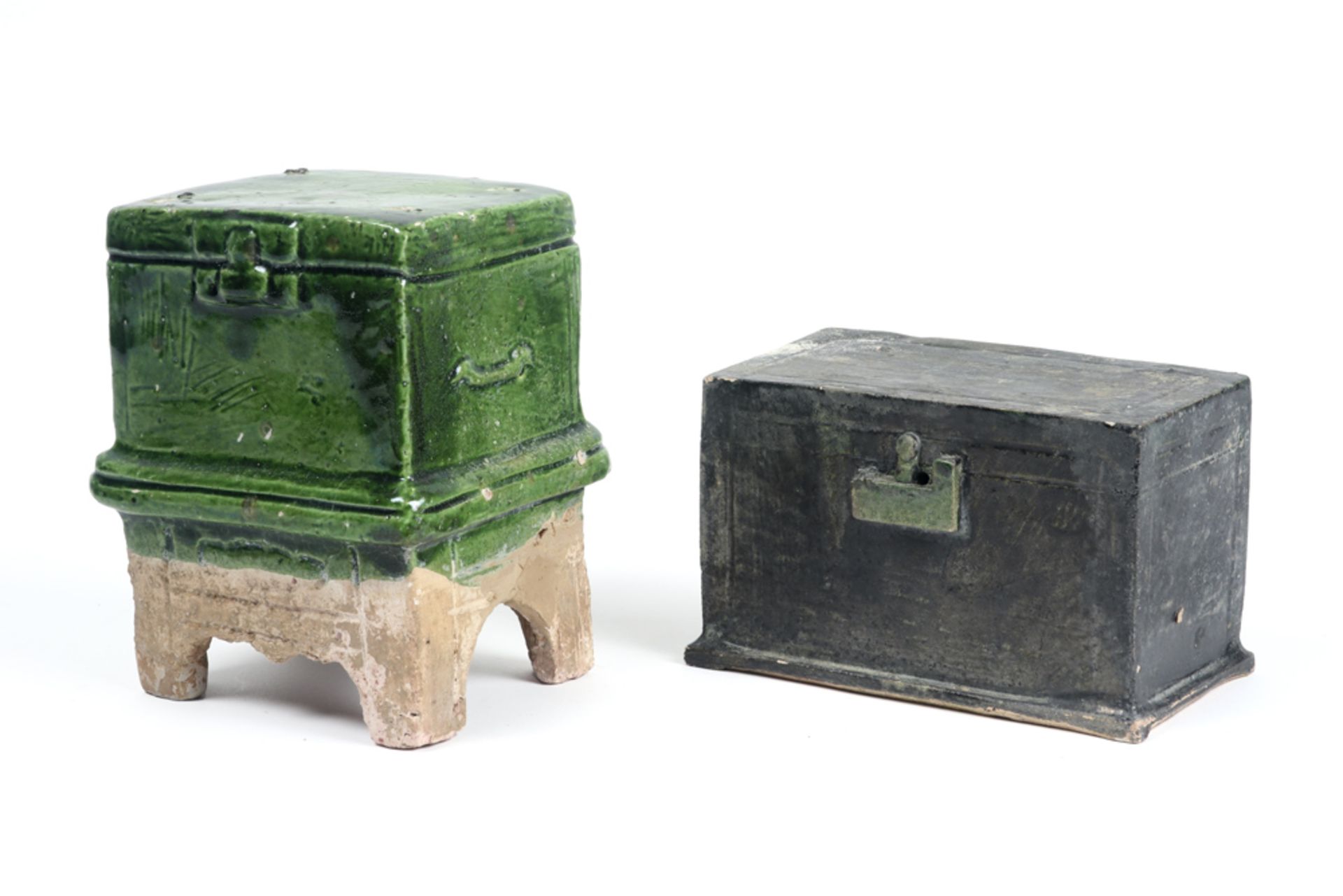 two Chinese Ming period tomb furniture items in glazed earthenware || CHINA - MING-DYNASTIE ( - Image 3 of 6