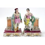 pair of 19th Cent. figures (with small vase) in porcelain from Paris || Paar negentiende eeuwse