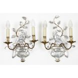 pair of presumably Italian wall lights in metal and glass || Paar allicht Italiaanse applieken met