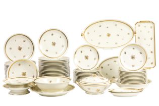 72 pcs Art Deco dinner set in Limoges marked porcelain || 72-delig Art Deco-servies in gemerkt