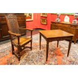 antique Regence style armchair in oak and a small Louis XVI table in oak || Lot (2) met een