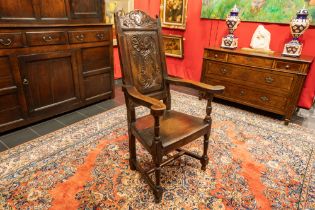antique English oak armchair || Antieke Engelse armstoel in eik