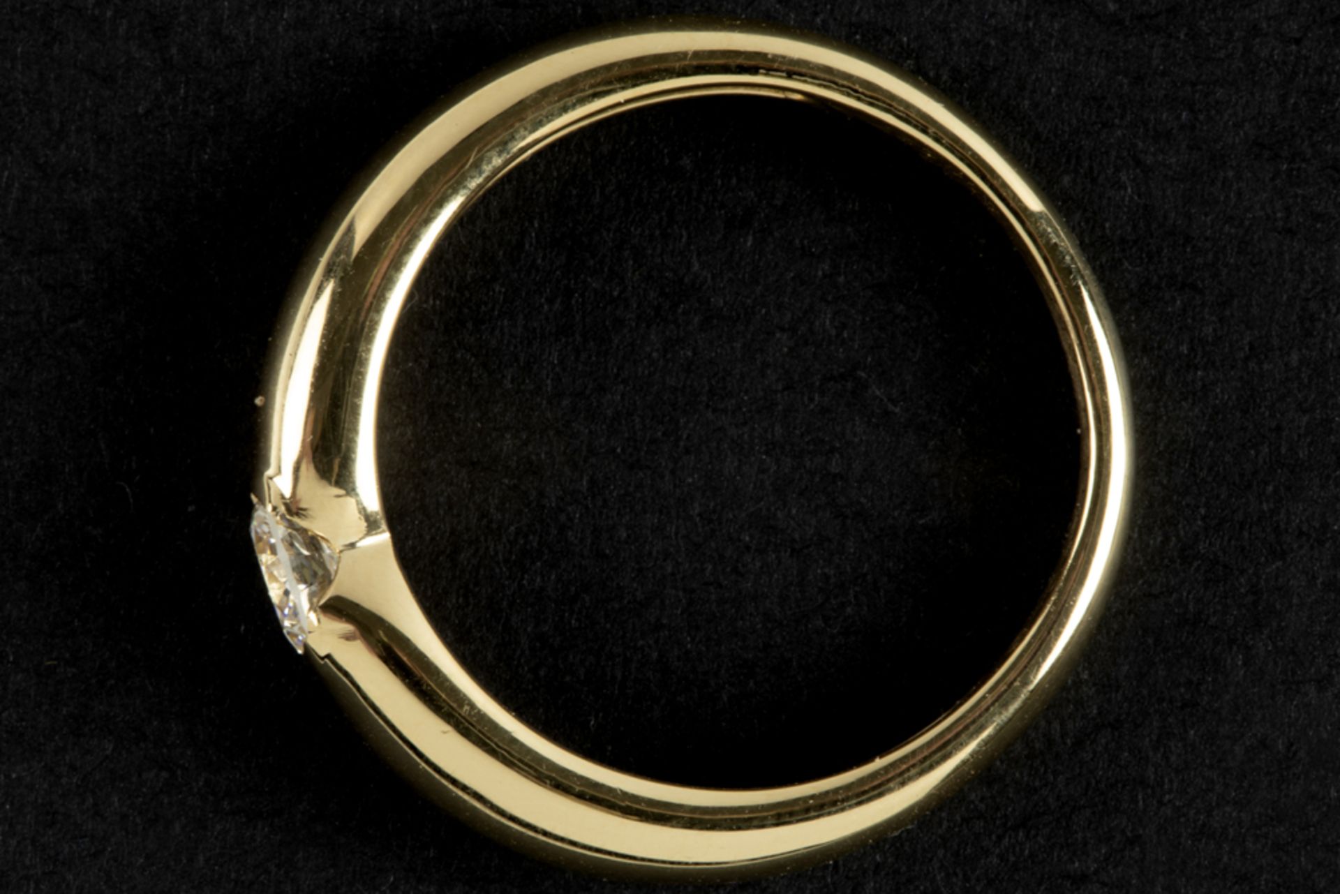 Cartier signed ring in yellow gold (18 carat) with a circa 0,35 carat high quality brilliant cut - Image 2 of 2