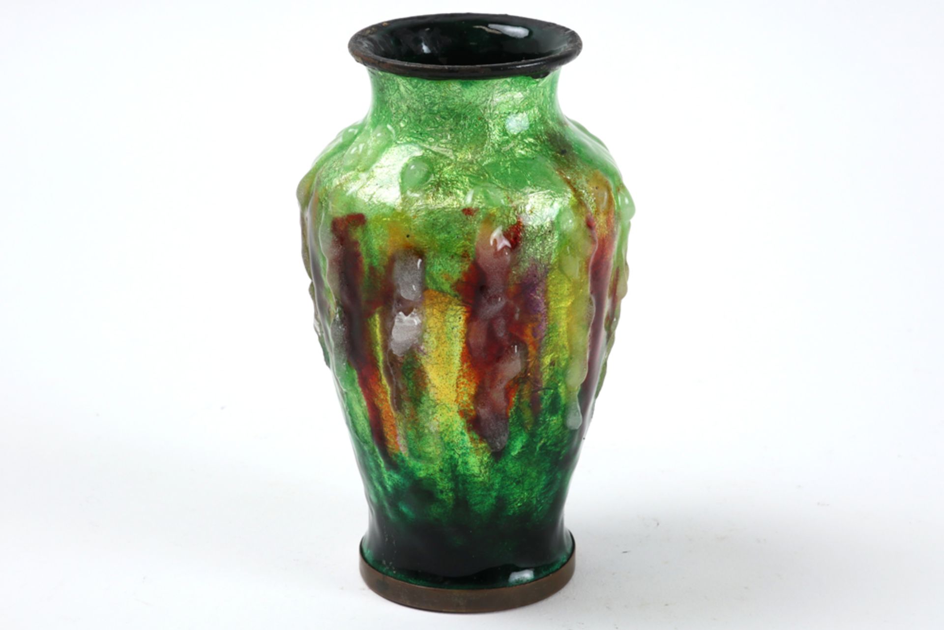 small French late Art Deco vase in enamel on brass, typical for Limoges || Frans laat Art Deco- - Image 2 of 4