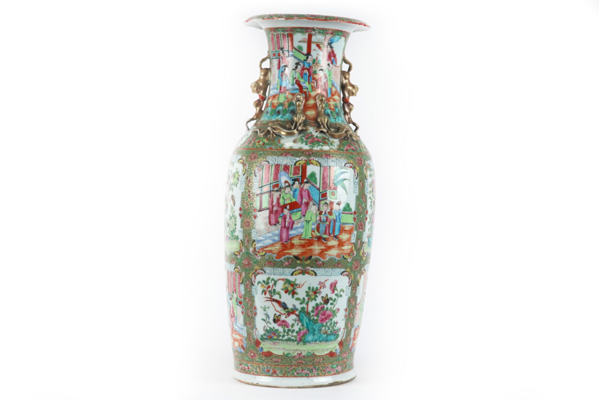 19th Cent. Chinese vase in porcelain with a Cantonese decor || Negentiende eeuwse Chinese vaas in - Image 3 of 7